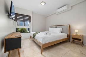 Ground Level Condo 2BR 2BA w Pool Access Gym