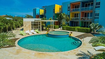 Ground Level Condo 2BR 2BA w Pool Access Gym