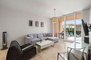 Ground Level Condo 2BR 2BA w Pool Access Gym