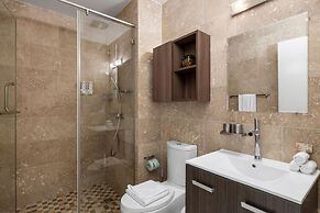 Ground Level Condo 2BR 2BA w Pool Access Gym