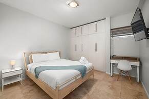 Ground Level Condo 2BR 2BA w Pool Access Gym