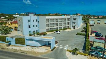 Ground Level Condo 2BR 2BA w Pool Access Gym