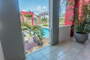 Beautiful Comfy Mins to Palm Eagle Beaches