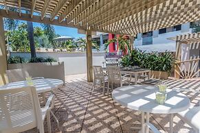 Beautiful Comfy Mins to Palm Eagle Beaches