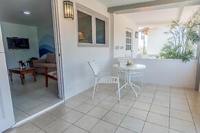 Beautiful Comfy Mins to Palm Eagle Beaches