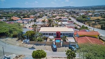 Beautiful Comfy Mins to Palm Eagle Beaches