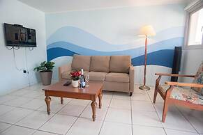 Beautiful Comfy Mins to Palm Eagle Beaches