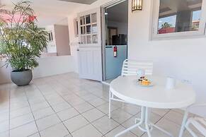 Beautiful Comfy Mins to Palm Eagle Beaches