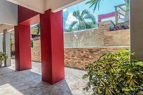 Beautiful Comfy Mins to Palm Eagle Beaches