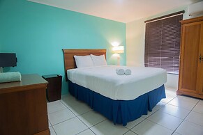 Beautiful Comfy Mins to Palm Eagle Beaches