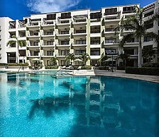 2BR 2BA Condo GYM Pool BBQ