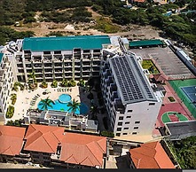 2BR 2BA Condo GYM Pool BBQ