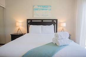 2BR 3BA GYM Pools 24 7 Security Restaurant