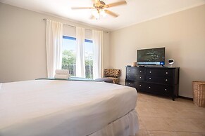 2BR 3BA GYM Pools 24 7 Security Restaurant