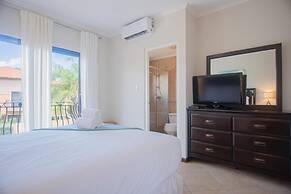 2BR 3BA GYM Pools 24 7 Security Restaurant