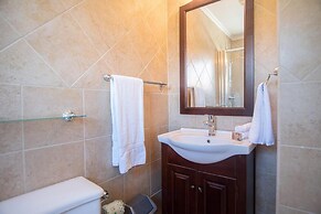 2BR 3BA GYM Pools 24 7 Security Restaurant