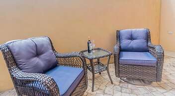 2BR 3BA GYM Pools 24 7 Security Restaurant