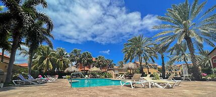 2BR 3BA GYM Pools 24 7 Security Restaurant