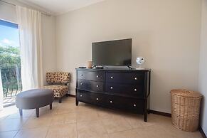 2BR 3BA GYM Pools 24 7 Security Restaurant