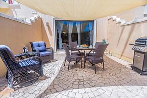 2BR 3BA GYM Pools 24 7 Security Restaurant