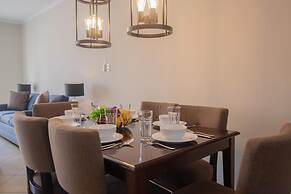 2BR 3BA GYM Pools 24 7 Security Restaurant