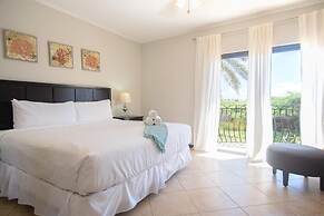 2BR 3BA GYM Pools 24 7 Security Restaurant