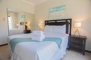 2BR 3BA GYM Pools 24 7 Security Restaurant