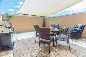 2BR 3BA GYM Pools 24 7 Security Restaurant