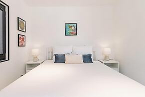 Brand NEW 3br2ba Villa With Pool in Great Location