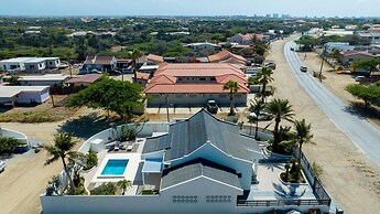 Brand NEW 3br2ba Villa With Pool in Great Location