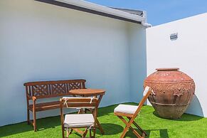 Brand NEW 3br2ba Villa With Pool in Great Location