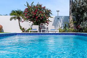 Brand NEW 3br2ba Villa With Pool in Great Location