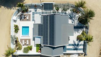 Brand NEW 3br2ba Villa With Pool in Great Location