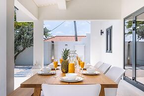 Brand NEW 3br2ba Villa With Pool in Great Location