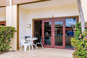 2BR Townhouse 3min Walk 2 Eaglebeach w Pool BBQ