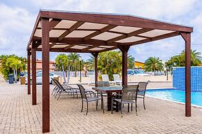 2BR Townhouse 3min Walk 2 Eaglebeach w Pool BBQ