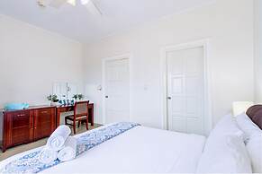 2BR Townhouse 3min Walk 2 Eaglebeach w Pool BBQ