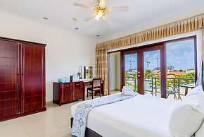 2BR Townhouse 3min Walk 2 Eaglebeach w Pool BBQ