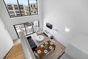 2BR Condo 5 Location w Amazingviews Pool GYM