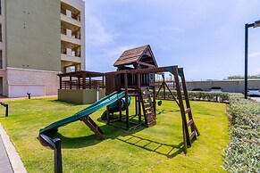 2BR Condo 5 Location w Amazingviews Pool GYM