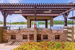 2BR Condo 5 Location w Amazingviews Pool GYM