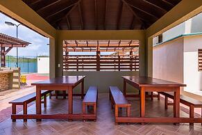 2BR Condo 5 Location w Amazingviews Pool GYM