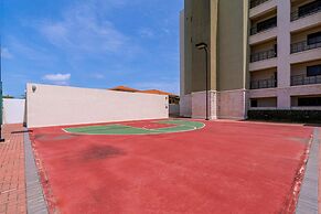 2BR Condo 5 Location w Amazingviews Pool GYM