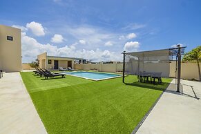NEW 4br4ba Villa Across of Palmbeach w Pvt Pool