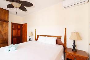 Beautiful 3br2 5BA Villa w Pool Close 2 Baby Beach