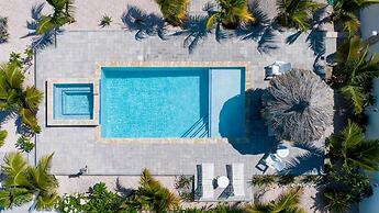 Beautiful 3br2 5BA Villa w Pool Close 2 Baby Beach