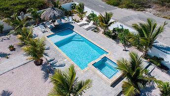 Beautiful 3br2 5BA Villa w Pool Close 2 Baby Beach