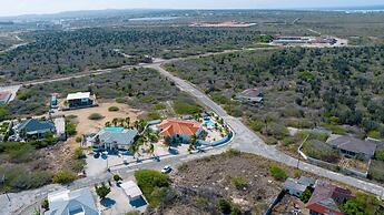 Beautiful 3br2 5BA Villa w Pool Close 2 Baby Beach