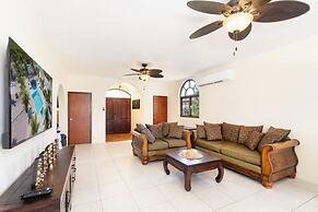 Beautiful 3br2 5BA Villa w Pool Close 2 Baby Beach