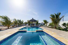 Beautiful 3br2 5BA Villa w Pool Close 2 Baby Beach